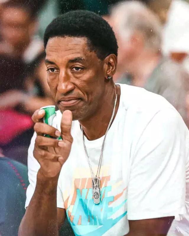 他的女友皮蓬前妻拉尔萨有多少呢(皮蓬终于离婚了!已有8个孩子,前妻婚内多次出轨并加入成人行业)