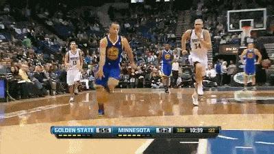 nba最搞笑的库里视频（库里的搞笑瞬间，NBA的“扣篮王”）