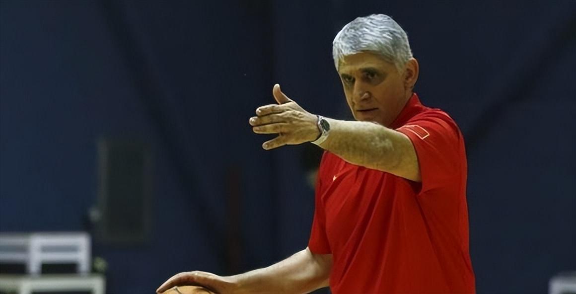 十九年共15位教练（盘点中国男篮历任主教练，从钱澄海到尤纳斯，哪个水平比较高？）