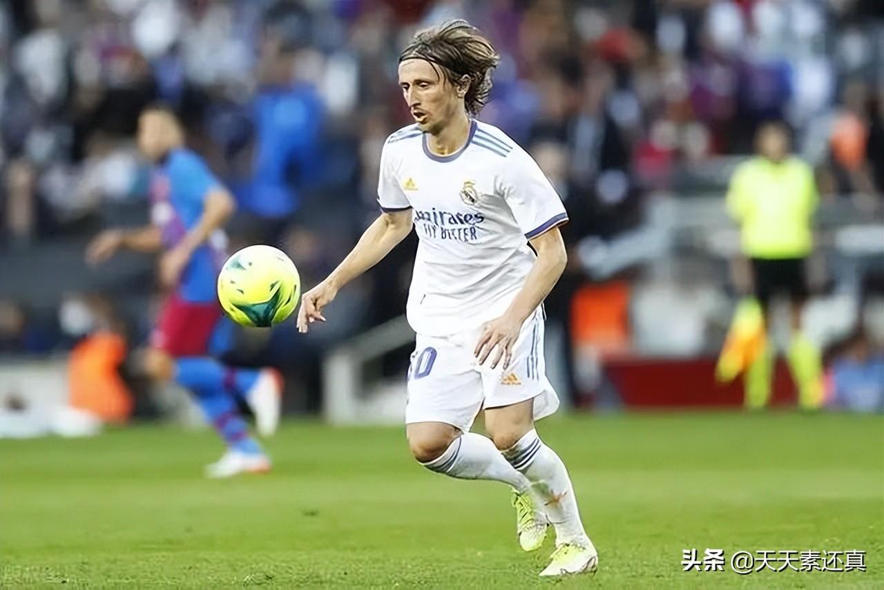 新到皇马的拉斯迪亚拉穿几号球衣(新世纪以来,哪个赛季的皇马实力最弱?从10号球衣可以找到答案)