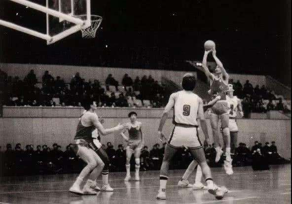 男篮世界杯各队得分记录(男篮世界杯十大纪录:一队冠军数比肩美国,中国靠姚明创一项纪录)