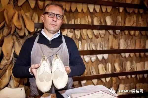 皮鞋网上买什么牌子好（男皮鞋买什么牌子好）