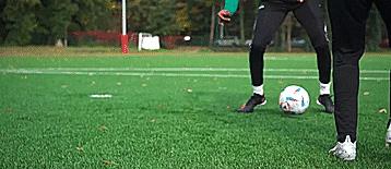 足球怎么打单边(三个所有球员都必须要掌握的足球技巧)