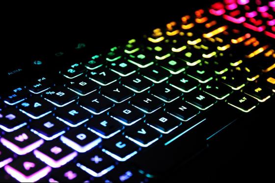 玩家国度电竞(游戏爱好者首选:玩家国度G7AI电竞游戏本上手评测)