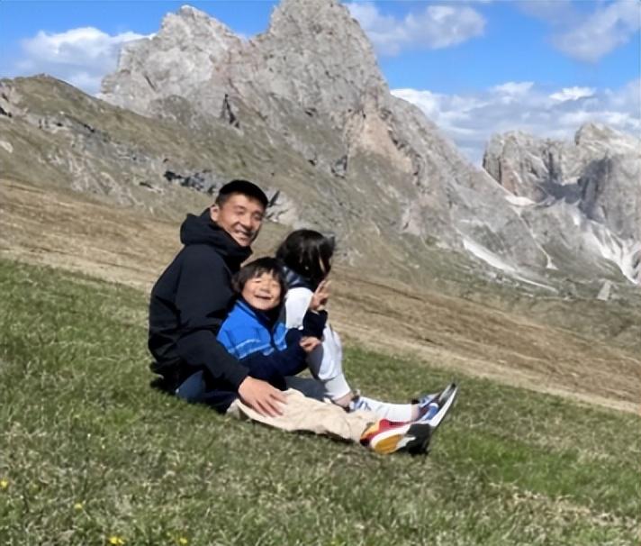 本月三位球员开启留洋是利好（恭喜！又有三名球员成功留洋，亚洲杯期待国足大放异彩）