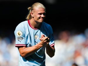 左脚前锋左脚厉害的前锋（足坛十大左脚球星：曼城四将PK梅西法老 巴萨双星成复苏关键）-华海博客