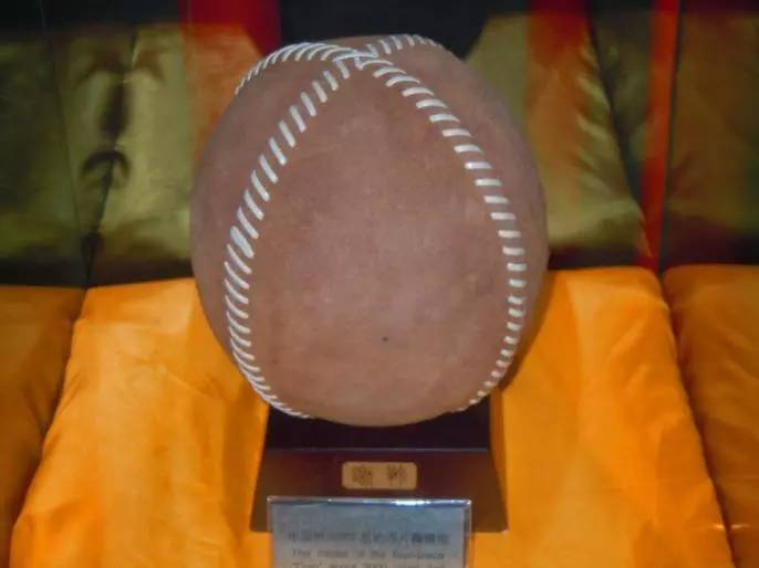 足球是什么样子（足球原来是这个样子的 向不规则的“鞠”致敬！）