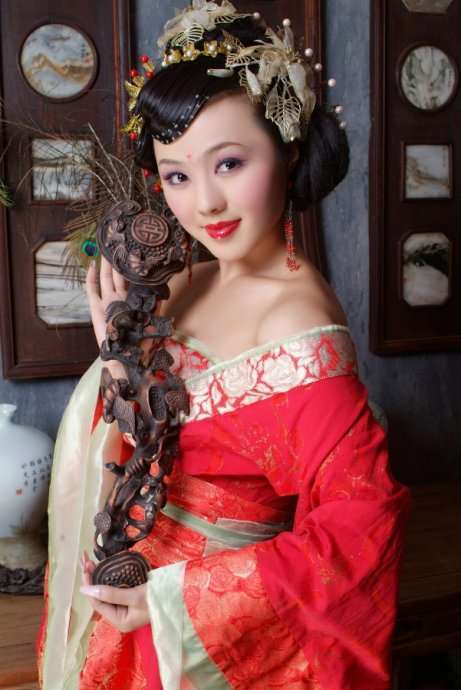 世界杯山快乐营（《本山快乐营》二丫 人物篇-(附：写真)）