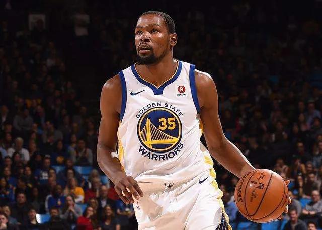 nba2004年总冠军（科比在09年拿到FMVP之前是联盟第一人吗？那库里呢？）