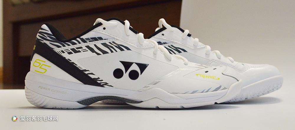 儿童打羽毛球穿什么鞋好(这款羽毛球鞋火了20年!国际选手几乎人手一双)