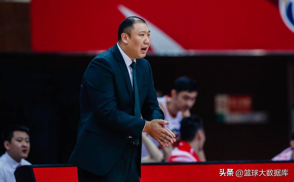 CBA各队教练（8家俱乐部完成换帅！CBA新赛季20支球队主教练全部确定，群雄逐鹿）