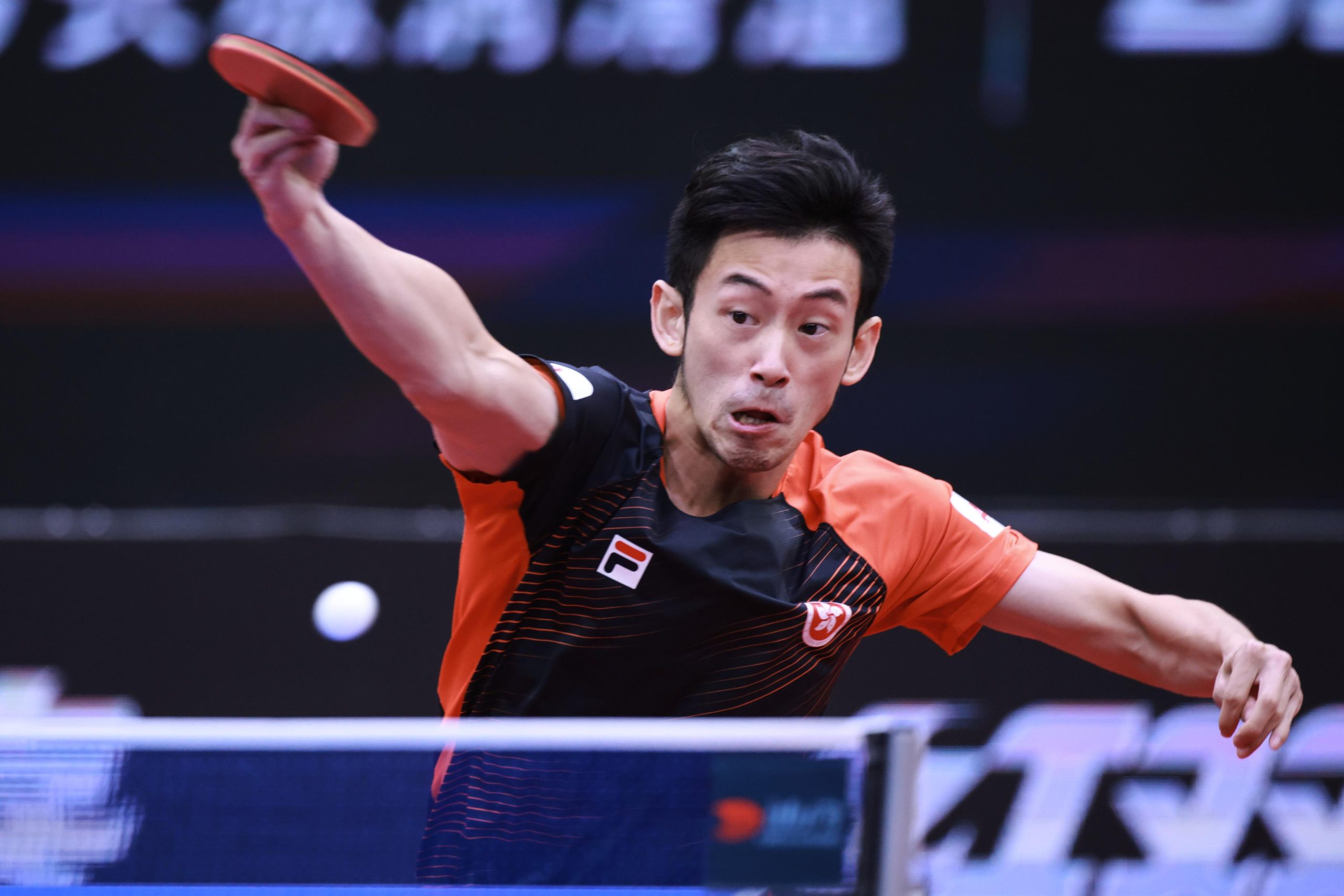 女乒世界杯小组赛第二轮(男乒小组赛焦点战!黄镇廷4-2郑荣植,基本坐稳小组第一)