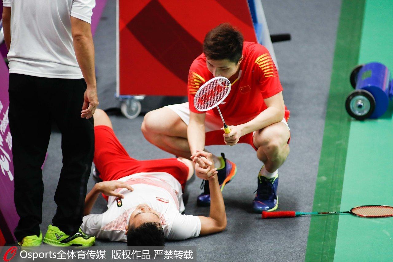 亚运会羽毛球男团决赛(一场没打“躺赢”金牌!林丹亚运生涯谢幕,国羽男团夺冠)