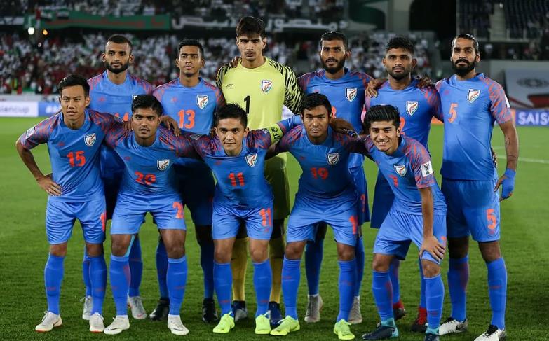 男足不行为啥不解散（14亿人口大国遭FIFA全球禁赛！足协解散违规，中国足球为啥没事？）