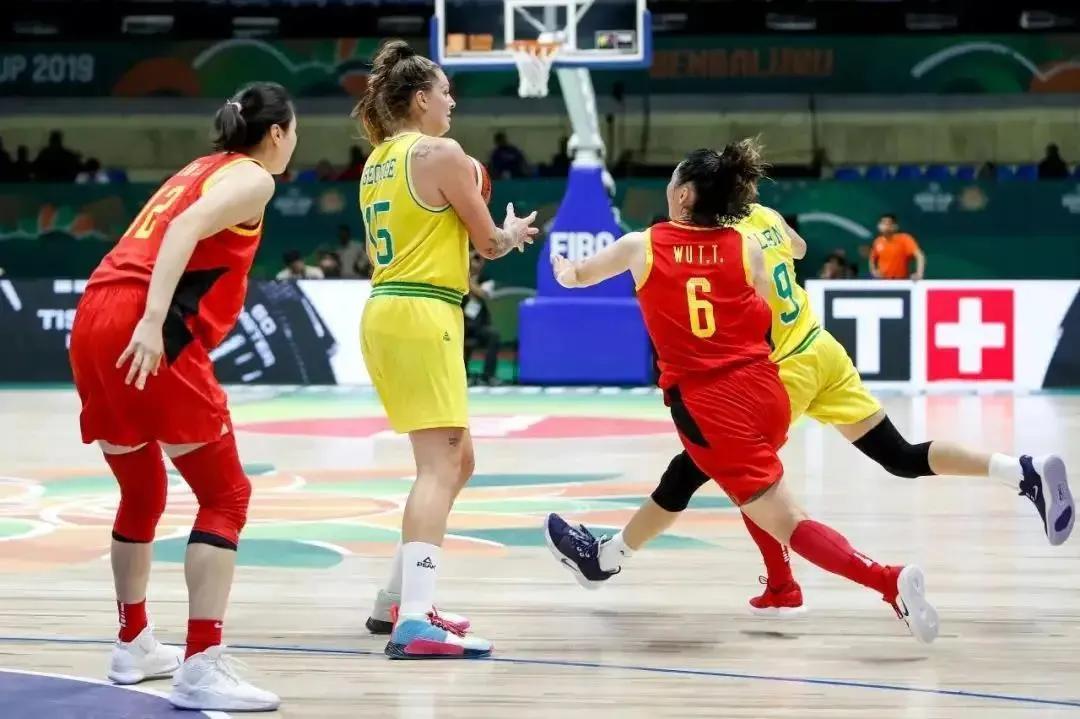 中国女篮首夺世界冠军时间(2022女篮世界杯 中国女篮首夺世界杯夺冠)