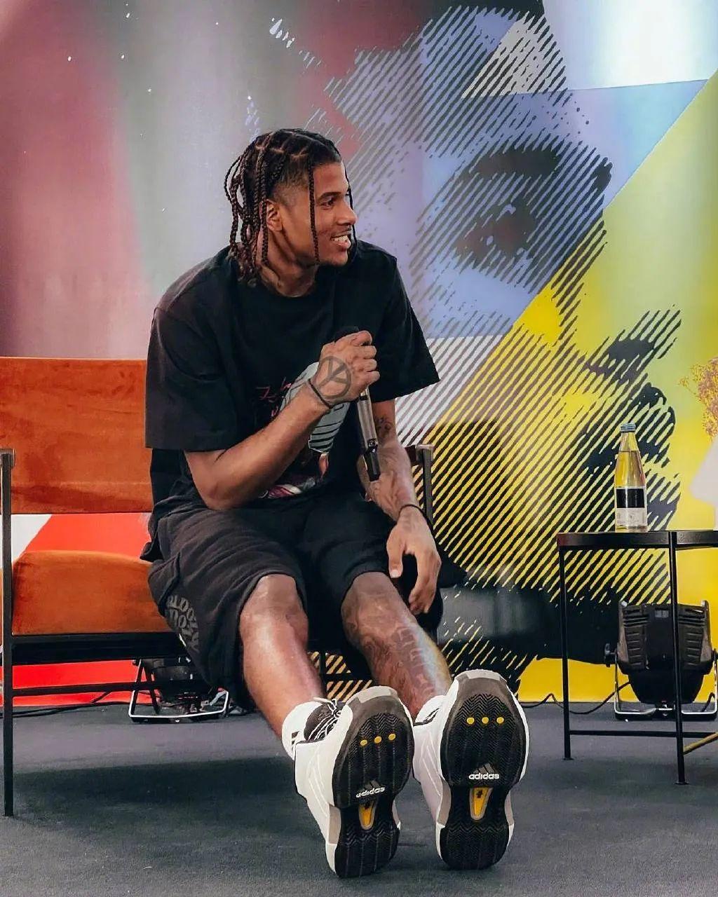 科比上脚过的球鞋（为何拒绝上脚第三代个人签名鞋？科比阿迪达斯时期球鞋全盘点）