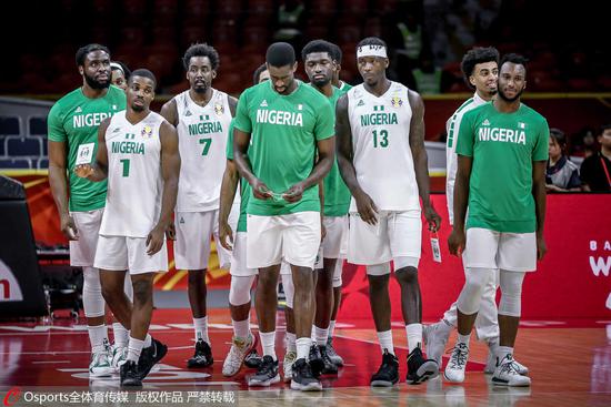 2014世界杯尼日利亚(9000万人日均收入仅13块,但这个非洲兄弟却拥有不止一个"姚明")