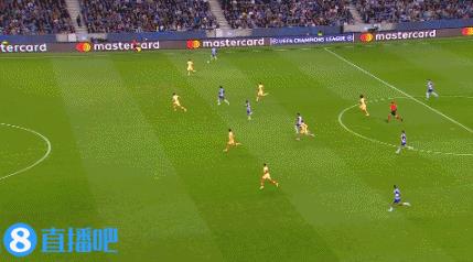 奥布拉克扑单刀（半场-马竞防线多次被打穿0-2落后波尔图 奥布拉克两扑单刀）