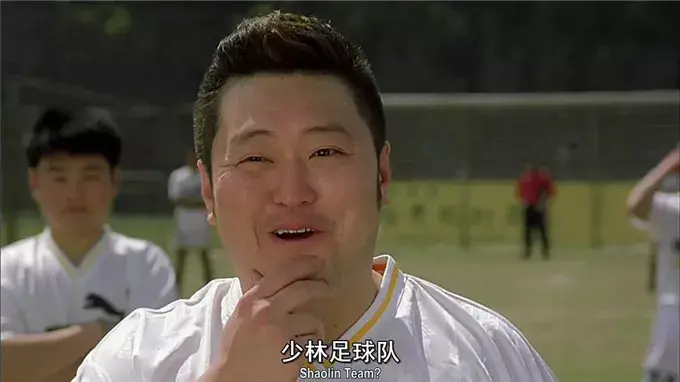 足球比赛都是在演戏吗（《少林足球》幕后：赵薇被骂，内地禁映，周星驰和投资人打官司）