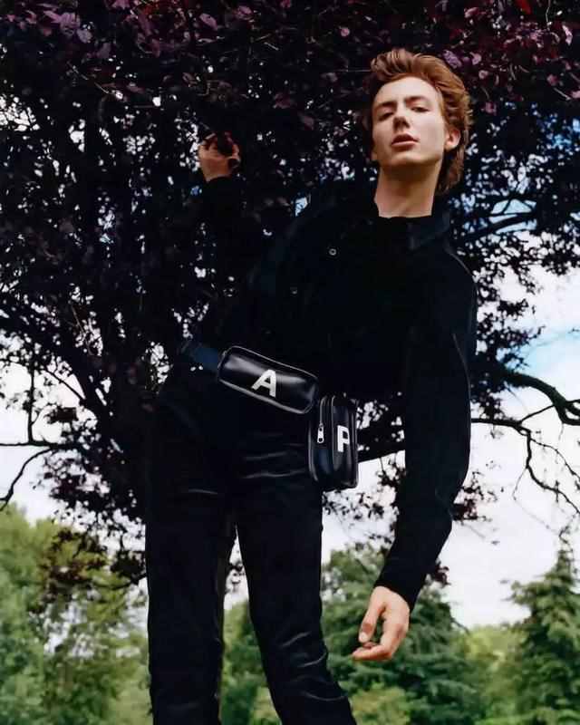 买毛衣什么牌子好（毛衣买什么牌子的好点）