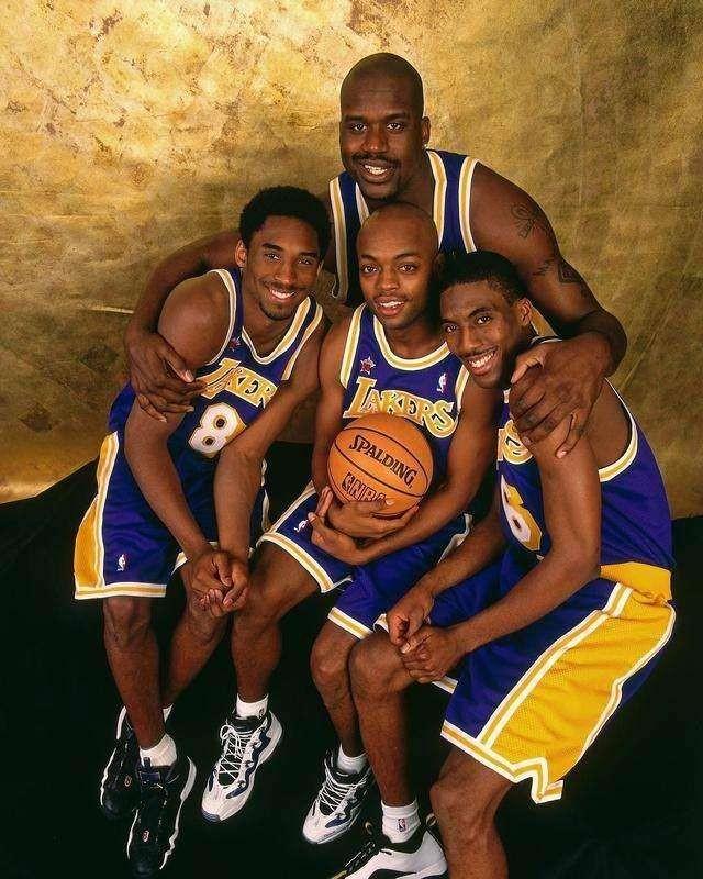 NBA全明星乔丹出场(98年湖人坐拥4位全明星,为何西决会被爵士横扫?OK组合表现如何)