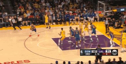 nba最搞笑的库里视频（库里的搞笑瞬间，NBA的“扣篮王”）