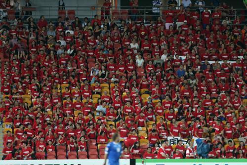 足球有多少人喜欢(足球为什么这么受欢迎?)