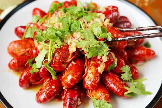 晚上买什么小吃好（晚上买什么小吃赚钱）