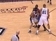 nba篮球搞笑视频集锦高清（NBA十大搞笑场景：哈登马努假摔比演技，库里与奥胖救球区别大）