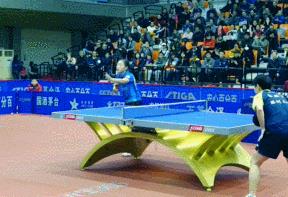 乒乓球怎么发旋转球（学会这招发球，同样的动作发两种旋转的球，不信你的对手不上当）