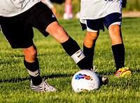 一个足球赛多少人（足球为啥是11个人踢）