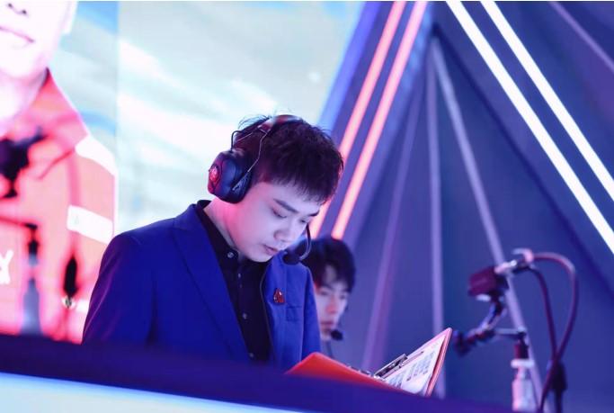 玩电竞输了钱（kpl：威胁选手打假赛？教练敲诈不成反被抓，猜胜负输掉72W）