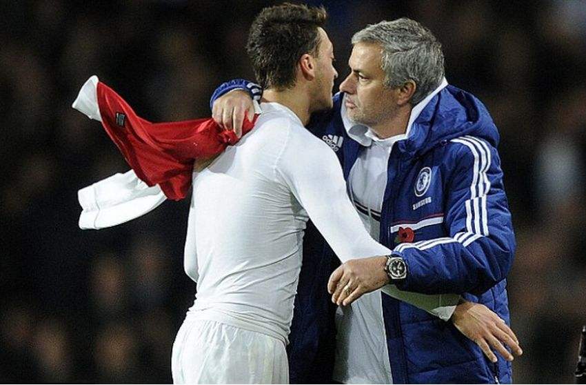 配上现在齐达内的体系（从齐达内放弃厄齐尔开始，他的欧冠三连冠体系，就已经初步形成了）