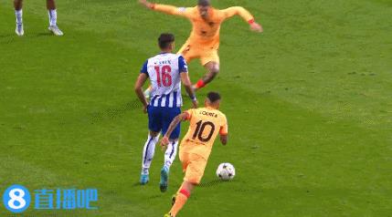 奥布拉克扑单刀（半场-马竞防线多次被打穿0-2落后波尔图 奥布拉克两扑单刀）