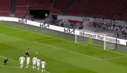 罗马终止阿贾克斯24场不败(2:1逆转阿贾克斯,罗马守住意甲欧战最后尊严,比尤文国米争气)