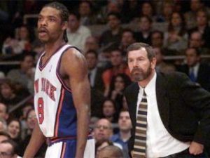 拳击打出脑浆的是谁（NBA十大最惨烈斗殴，姚明恩师被揍出脑浆，科比遭无名小卒暴打）-华海博客