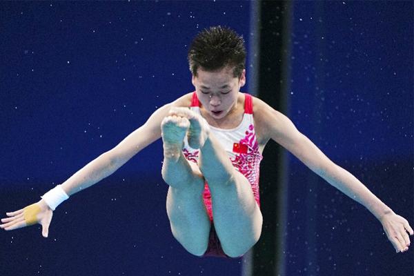 跳水怎么扣分（中国00后小花跳水有多强？7个裁判无人扣分，去掉的最低分是10分）