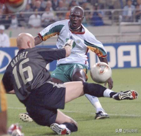 02年世界杯法国首场(2002年世界杯揭幕战爆冷!齐达内缺阵,卫冕冠军法国0比1塞内加尔)