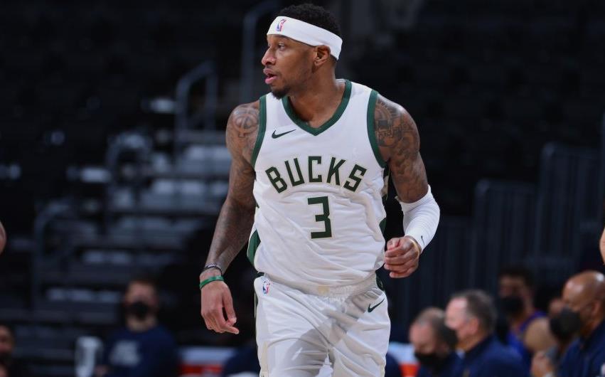 保罗评价詹姆斯琼斯（真正的幕后大佬，2年将垫底球队变成冠军，3操作堪称完美）