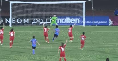 2019年女足世界杯任意球（亚洲杯-王珊珊绝平朱钰神勇中国女足点球战6-5日本，决赛会师韩国）