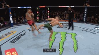 嘴炮vs钻石三番战直播（嘴炮vs钻石三番战！嘴炮左脚受伤 裁判判决钻石TKO获胜）