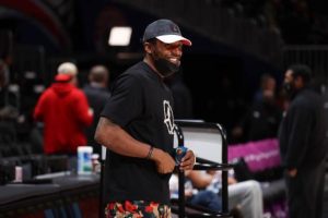 卡梅隆·安东尼和加内特（比尔是联盟目前唯一拥有交易否决权的球员，NBA历史第十位）-华海博客