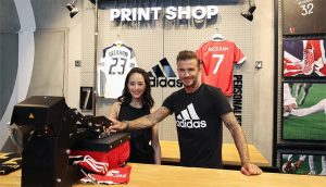 广州哪里有足球鞋（David Beckham转行“售货员”？ 揭秘adidas全球首家足球旗舰店）-华海博客