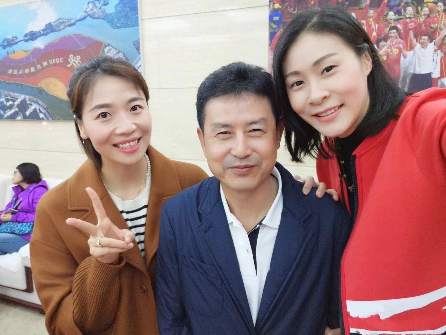 2004年女排教练（陈忠和：伤痛中走出来的女排金牌教练，再婚生活也有泪）