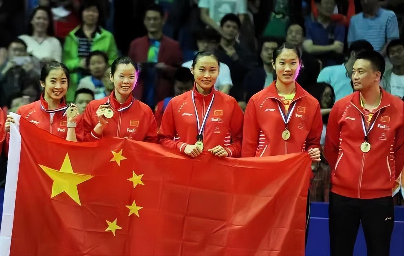 中国最早羽毛球一姐是(国羽一姐王仪涵:54次冠军换不来奥运金牌,退役后嫁师弟终得幸福)