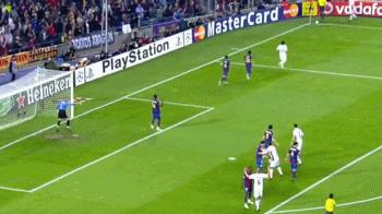 史诗级0比0(9.5万人见证史诗级0-0!C罗欧冠3分钟失点,梅西60分钟被换)