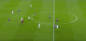 足球还有半个球吗（从西甲8场丢1球，到欧冠4场丢7球！巴萨的问题在哪里？）