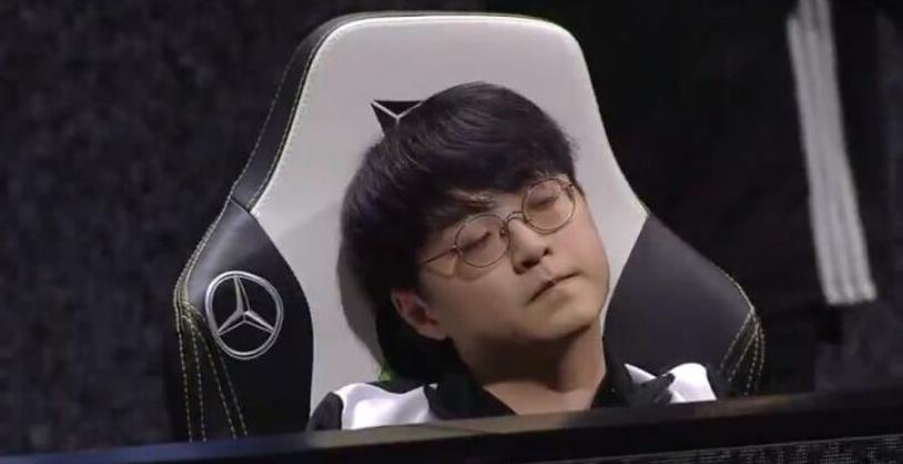 rng世界冠军是哪一年（RNG夺英雄联盟世界冠军，原神却成了白嫖大赢家？）