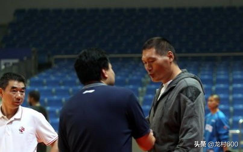 cba一代中锋(CBA:山东男篮队史第一中锋存争议,一老一小各有千秋难抉择)