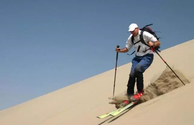 会滑冰的人滑雪难么（沙漠练滑雪？热带运动员参加冬奥有多难）